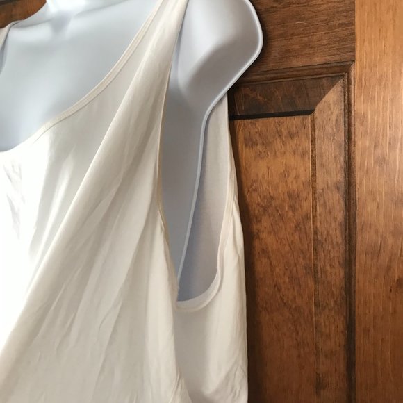 H&M White Scoop Neck Tank Size 4X - Picture 4 of 9